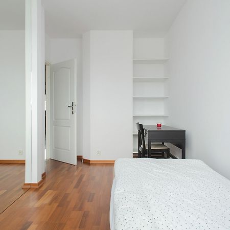 Shortstaypoland Wolnosc Varsovie Extérieur photo