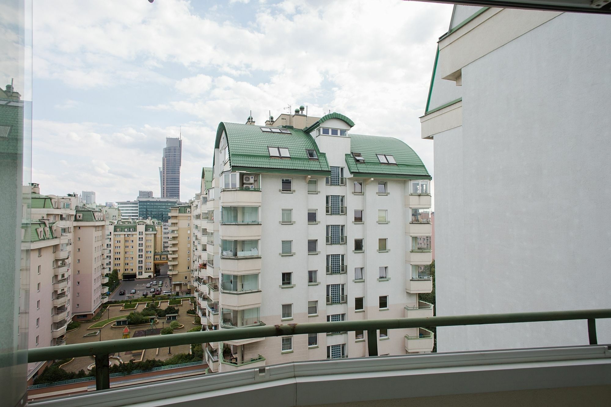 Shortstaypoland Wolnosc Varsovie Extérieur photo